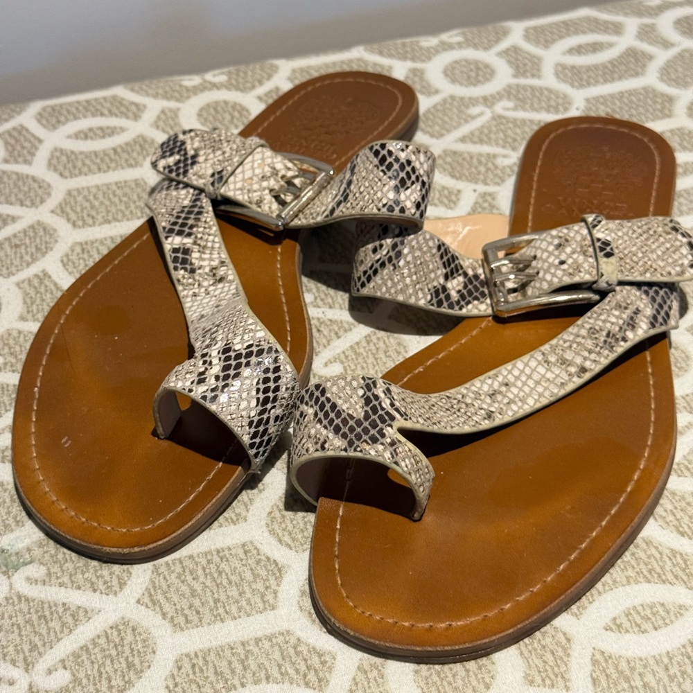 Vince Camuto Womens VP-Tadd Slides Sandals Gray Snake Toe Ring Buckle Flat 7.5 M